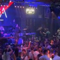 Preko 1.000 ljudi na nastupu Andreane Čekić u Novom Sadu! Na splavu ludnica, ljudi u šoku zbog jednog prizora