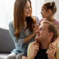Da li i vi ćerku zovete "sine moj"? Ovo nije samo slatka navika, već poruka koju dete duboko upija evo šta dete stvarno…