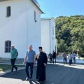 Snaga zajedništva na delu: U selu Majdan urađeni novi prilazni put i crkvena porta