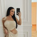 Folkerka ispozirala u “nezgodnoj” haljini, svi se pitaju gde joj je donji veš: Tijana Em ponovo šokira sve