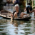 Najmanje devet osoba poginulo u poplavama u Vijetnamu, pet nestalih