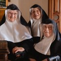 Одбеглим монахињама дозвољено да остану у манастиру ако напусте друштвене мреже