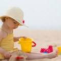 Žena zgrožena scenom sa poznate plaže na Jadranu: Deca tu bezbrižno igraju, a onda se pojavio on