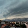 Neverovatan snimak superćelije iznad Novog Sada: Ovako je izgledao najjači oblak u jučerašnjem talasu oluja (video)