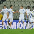 Železničar pušta u prodaju karte za Bragu