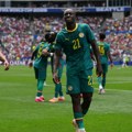 (Video) Još jedan biser sa Mundijala: Senegalci na Mundijal poveli ginekologa