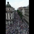 Snimak sa večerašnjeg protesta: Dronom iznad kolone (video)