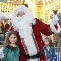 „Dunav” i ove godine obradovao decu novogodišnjim paketićima