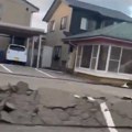 Zemljotres u Japanu odneo najmanje 48 života: Traga se za nestalima, izgorelo oko 200 građevina, oštećene saobraćajnice