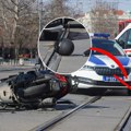 Stravičan udes kod Autobuske stanice u Beogradu: Taksista oborio motociklistu, kaciga na šinama, prizor jeziv