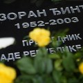Supruga Ružica i sin Luka položili cveće na grob Zorana Đinđića