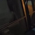 Vozač kanapom zatvara vrata autobusa? Vranjanci snimili nesvakidašnji mehanizam na putu do posla (video)