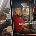 Haos u Železniku: Muškarac napao vozača autobusa: Pokušao da mu prepreči put, pa počeo da ga psuje i udara (video)