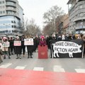 Studenti i građani blokiraju raskrsnicu u Novom Sadu zbog pokušaja ubistva studentkinje