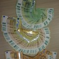 Velika zaplena carinika na Batrovcima: Pronašli skriveno zlato i devize u vrednosti od 55.000 evra u čarapama i prsluku