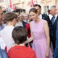 Najtužnija princeza oduševila u Barbi izdanju: Haljina sa izrezima kao pečat za izuzetno važan dan (foto)