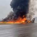 Novi strašan snimak pada aviona kod aerodroma: Vatra progutala letelicu, crni dim se nadvio - horor nakon tragedije! Strahuje…