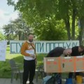 Док грађани роштиљају код парка Ушће, полиција чува ограду ВИДЕО