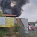 Gori deponija kod Jagodine: Gust dim prekrio grad, vatrogasne ekipe na terenu
