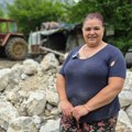 (Foto, video) Njene ruke dižu teški kamen, gore u krečani, cepaju drva i popravljaju traktor, ali imaju i nežnosti za sedmoro…