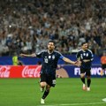 Apsolutni GOAT! Svet fudbala se klanja Lionelu Mesiju! Argentinac piše nove stranice istorije na magičan način! Pogledajte i -…