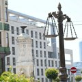 Statua terazija na Terizijama: Šapićevo nametanje simbola u pokušaju