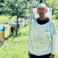 Magija pčelarstva – pčelarstvom se možete uspešno baviti samo ako iskreno volite pčele, poručio iskusni pčelar Dušan…