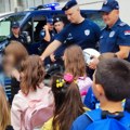 Uz igru i razgovor mališani iz Leskovca se upoznali sa radom policije i učili o bezbednosti