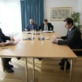 "Evropskoj uniji se žuri": Novu vladu čekaju stari udarci: Analitičari za "Blic" TV o Kosovu (video)