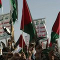 Šta piše na zastavi huta? Pripadnici jemenske sekte pozivaju na rat do istrebljenja protiv 2 države odzvanja jeziva poruka…