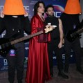 Abažur na glavi takmičara, go stomak i burek sa piletinom: Takmičari pze2024 spremni, a evo kako izgledaju u kostimima (video)…