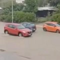 Ulice poplavljene, automobili plutaju: Snažno nevreme u regionu, strašni snimci kruže mrežama (Video)