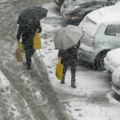 Provejavaće sneg za vikend, zahlađenje sve bliže Srbiji: Temperatura pada ispod nule, biće i kiše i mraza