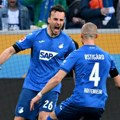 Ovo se retko viđa: Tabaković pogodio na dodavanje iz auta (VIDEO)