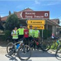 "Humanolovci" stigli u Strumicu:Momčilo i Miloš hrabro pedalaju do Hilandara