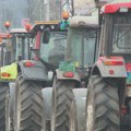 Meštani traktorima blokirali put Bojnik-Brestovac