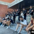 Dan nakon sukoba sa policijom Filozofski fakultet u Novom Sadu ostao zaključan za studente