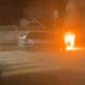 Vatra progutala automobil u Jagodini: Objavljen snimak incidenta, nema povređenih (video)