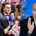 Novinar zaprosio devojku u programu "Direktna linija" sa Putinom, pa pozvao ruskog predsednika na venčanje