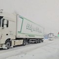 MUP apeluje na vozače: Oprez zbog zimskih uslova, zabrana saobraćaja za teretna vozila od Bistrice do Borove glave