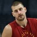 Jokić dobio najvažnije vesti pred meč odluke! Denver Nagetsi se bore za goli život protiv Minesote: Ovo su svi u Koloradu sa…