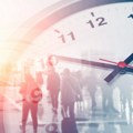 Srbi rade više, a zarađuju manje: Zašto duži rad ne donosi veće plate i bolji standard?
