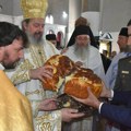 Svetom Arhijerejskom liturgijom, lomljenjem slavskog kolača i Duhovskom litijom proslavljena krsna slava grada
