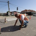 Obeležavanje horizontalne signalizacije u naseljima Aaerodrom i Šumarice