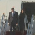 Predsednik Vučić sa suprugom Tamarom stigao u Kinu (FOTO)
