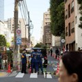 Tokio: Automobil udario u barijeru kod izraelske ambasade, povređen policajac