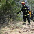 Veliki šumski požar u Maljavi: Jak vetar ubrzao širenje vatrene stihije, deo šume pod dimom
