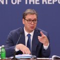 Vučić o napadima Đilasa: Trudim se da budem pristojno odeven i uredan, jedino moje bogatstvo su moje troje dece