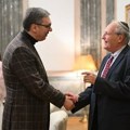 Vučić u razgovoru sa Efraimom Zurofom: Srbija odlučna u borbi protiv antisemitizma