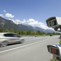 Pola godine nije primetio da kameru snima njegov automobil i sad mora da plati kaznu 28.000 evra